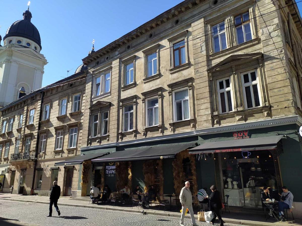 Apartment In The Centre Of Lviv Bagian luar foto
