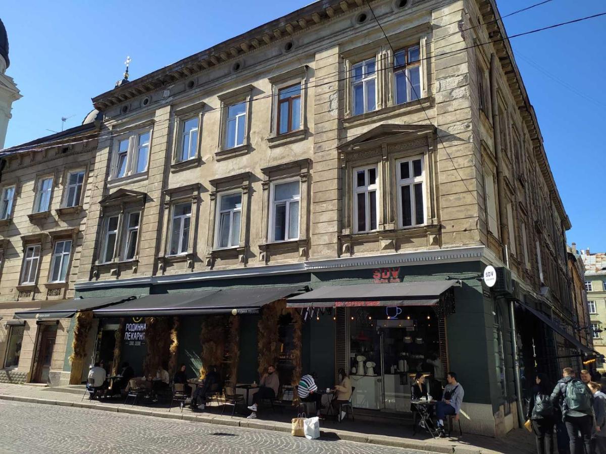 Apartment In The Centre Of Lviv Bagian luar foto