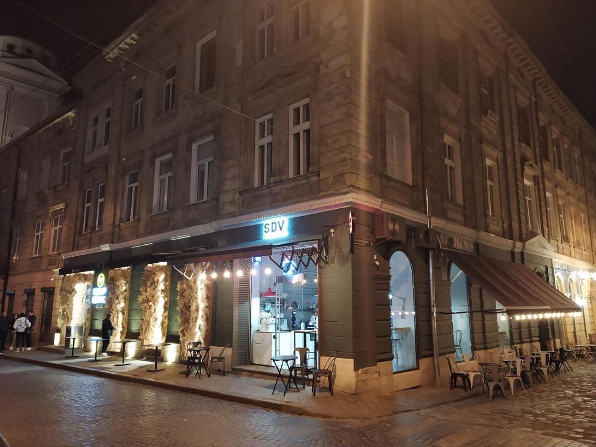 Apartment In The Centre Of Lviv Bagian luar foto