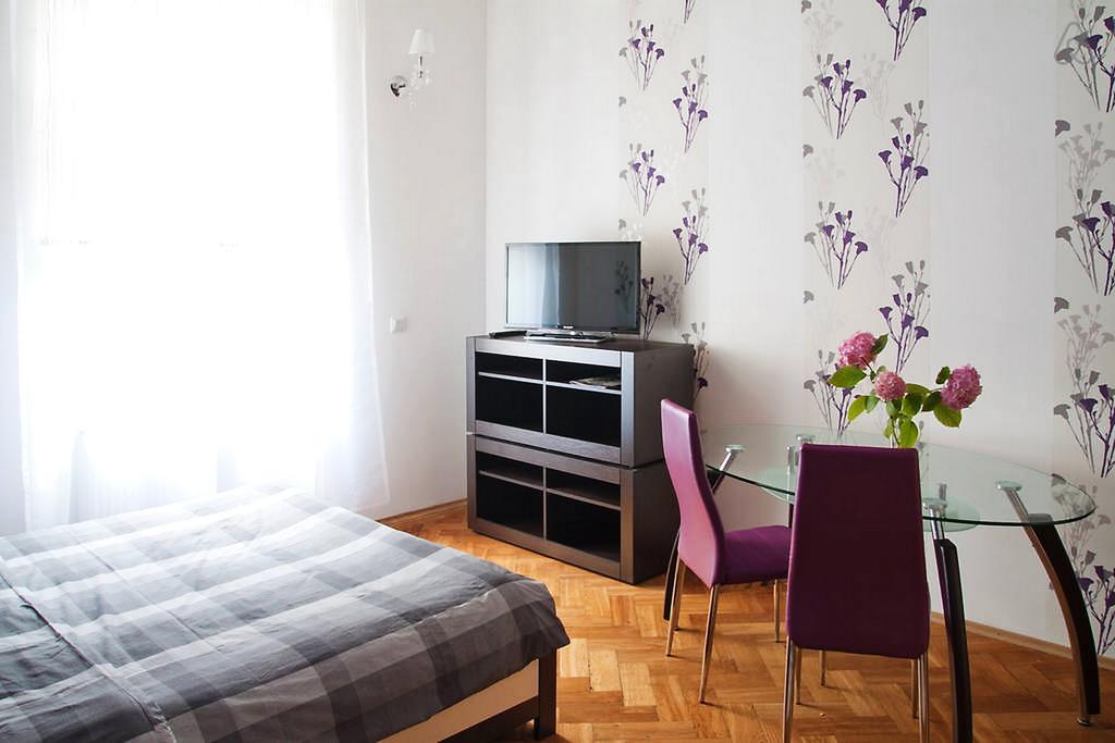 Apartment In The Centre Of Lviv Bagian luar foto