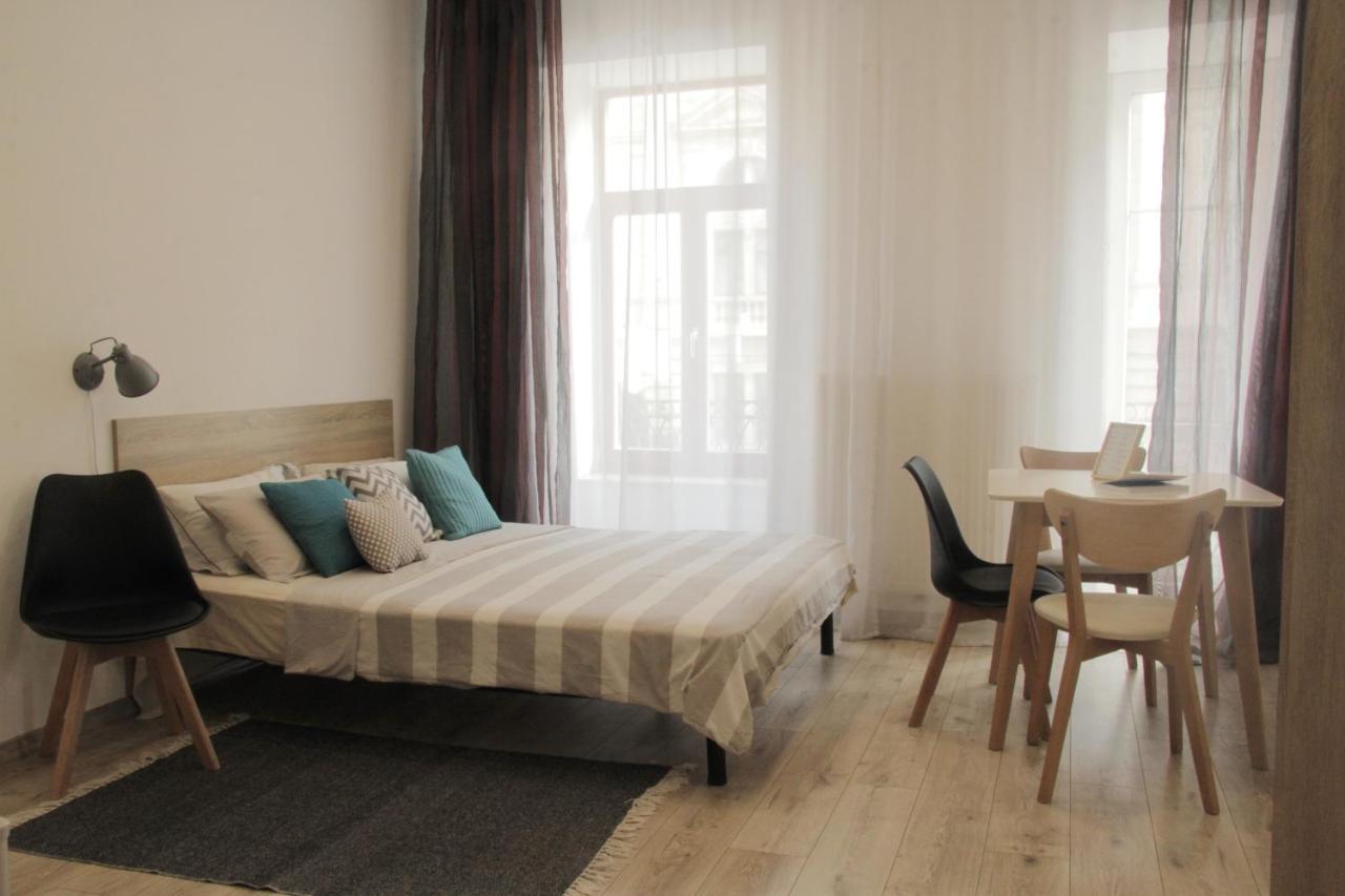 Apartment In The Centre Of Lviv Bagian luar foto