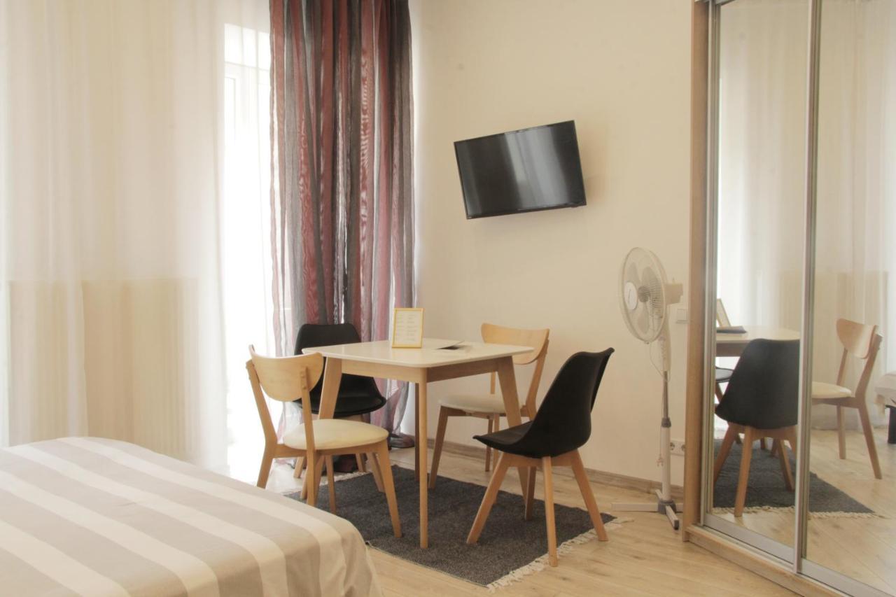 Apartment In The Centre Of Lviv Bagian luar foto
