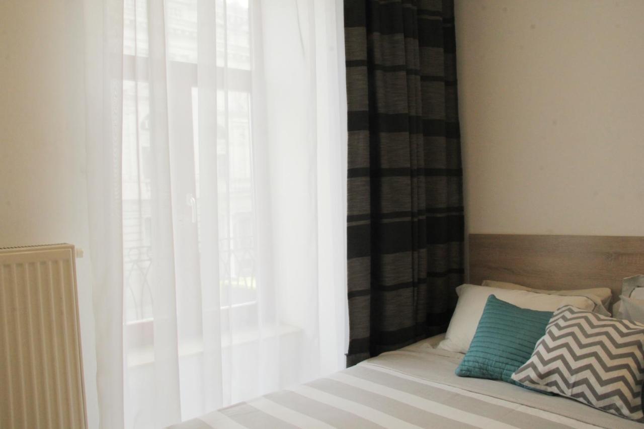 Apartment In The Centre Of Lviv Bagian luar foto