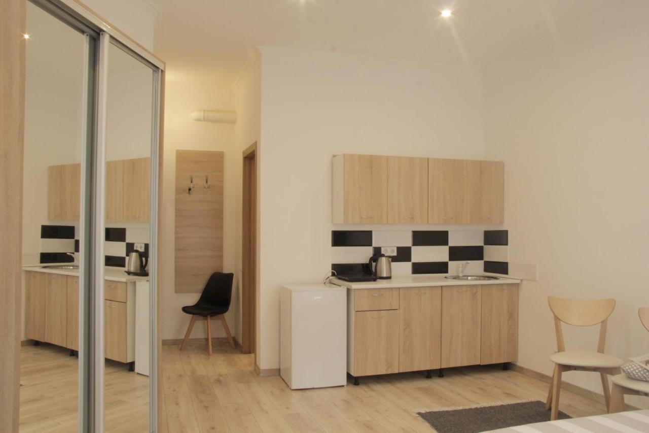 Apartment In The Centre Of Lviv Bagian luar foto